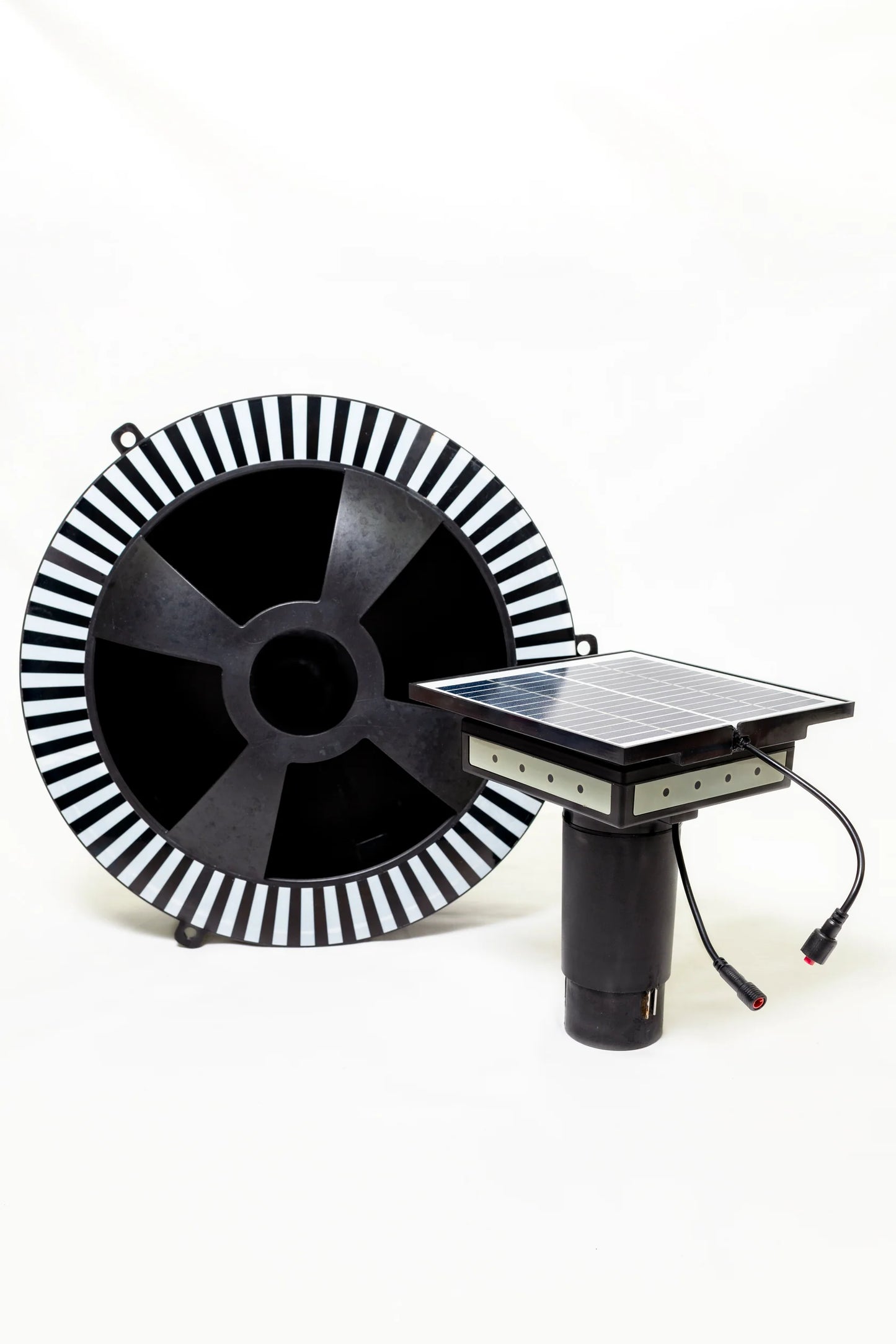 Sirenix - Solar Mosquito Larvae Trapper